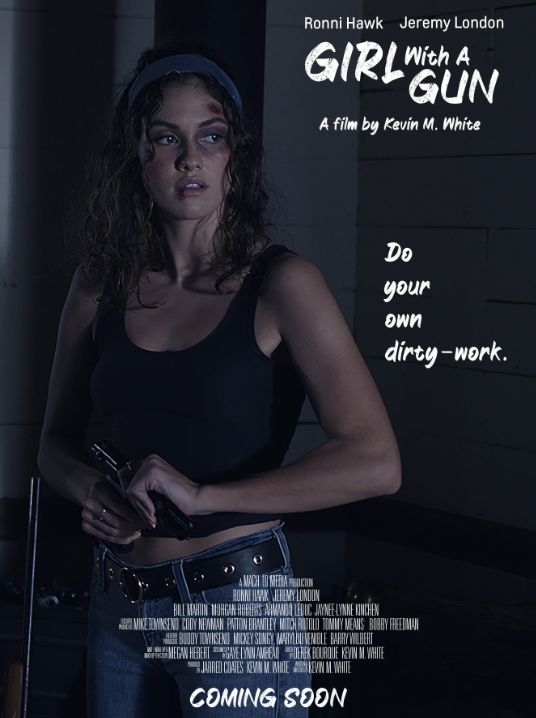 持枪的女孩免费观看