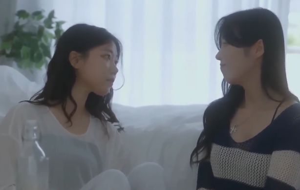 红色耳语免费观看